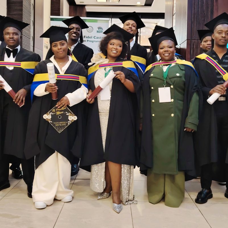 WALTER SISULU CELEBRATES NEW GENERATION OF CUBAN-TRAINED DOCTORS