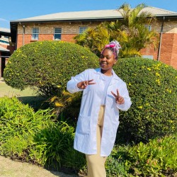 LISAKHANYA MVENYA TURNS DOUBT INTO DERTEMINATION IN HER INSPIRING CHEMISTRY JOURNEY AT WSU 